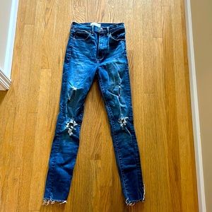 Abercrombie & Fitch Super Skinny Ultra High Rise, size 25